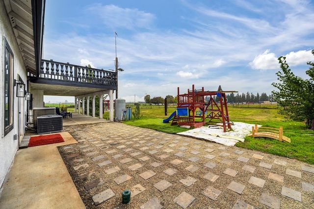 7011 Kemper Rd, Modesto, CA 95357