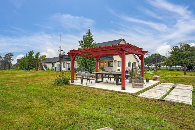 7011 Kemper Rd, Modesto, CA 95357