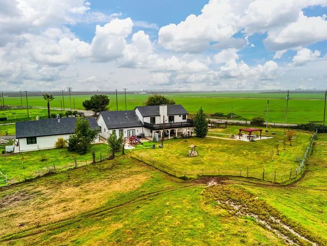 7011 Kemper Rd, Modesto, CA 95357