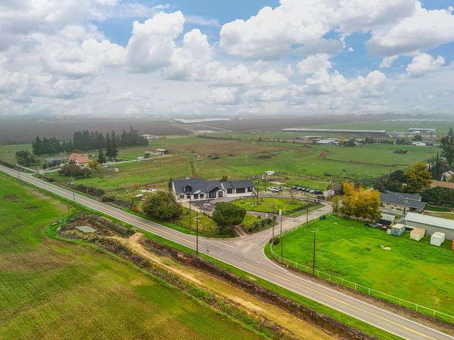 7011 Kemper Rd, Modesto, CA 95357