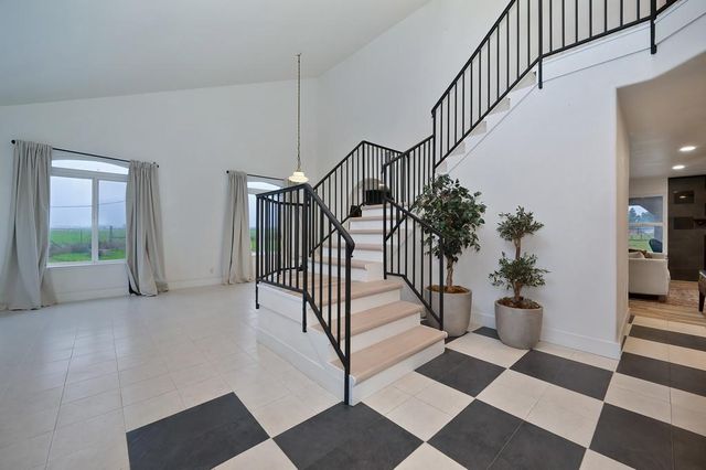 7011 Kemper Rd, Modesto, CA 95357