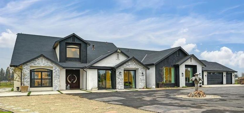 7011 Kemper Rd, Modesto, CA 95357