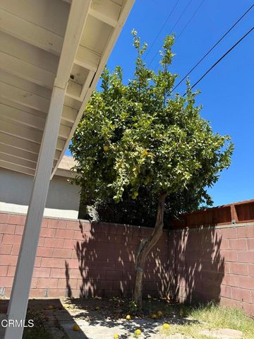 7048 Murietta Avenue, Los Angeles, CA 91405