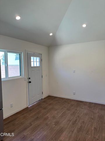 7048 Murietta Avenue, Los Angeles, CA 91405