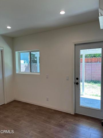 7048 Murietta Avenue, Los Angeles, CA 91405