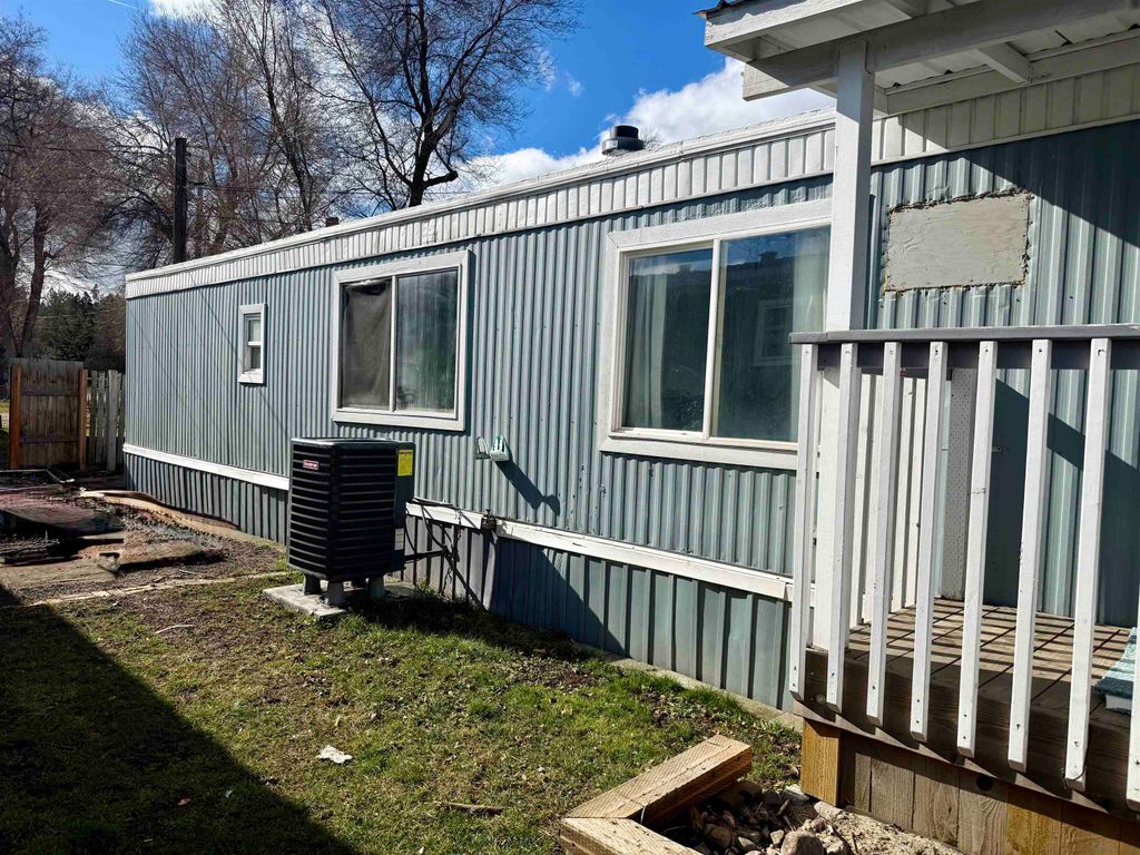 5820 E 4th Ave, Spokane Valley, WA 99212 photo 2