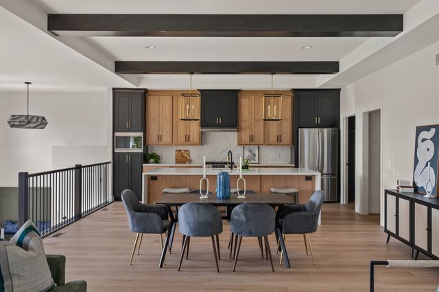 686 Jones Court, Bettendorf, IA 52722