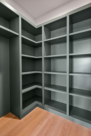 686 Jones Court, Bettendorf, IA 52722