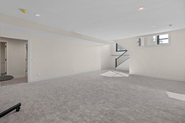 686 Jones Court, Bettendorf, IA 52722