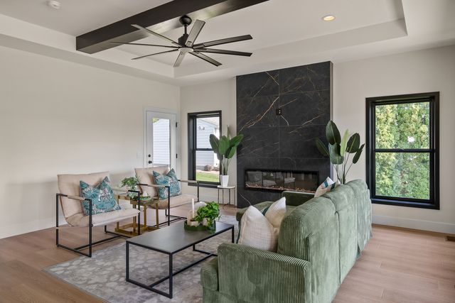 686 Jones Court, Bettendorf, IA 52722