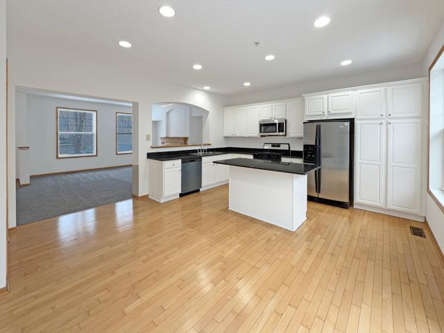 8322 Labont Way, Eden Prairie, MN 55344