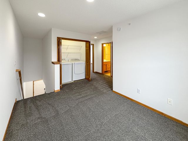 8322 Labont Way, Eden Prairie, MN 55344