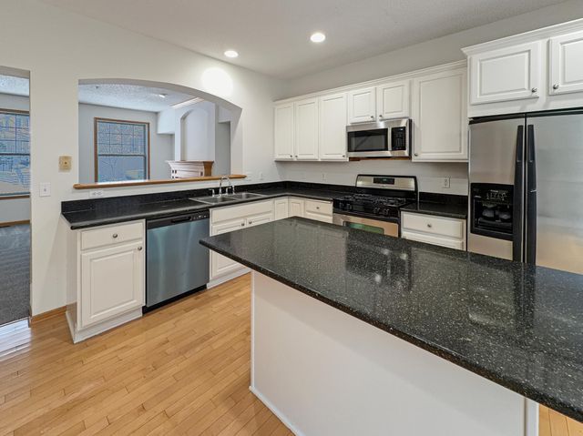 8322 Labont Way, Eden Prairie, MN 55344