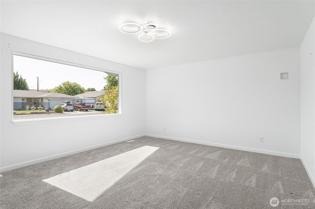 2112 S Crestmont Drive, Moses Lake, WA 98837