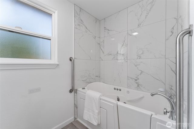 2112 S Crestmont Drive, Moses Lake, WA 98837