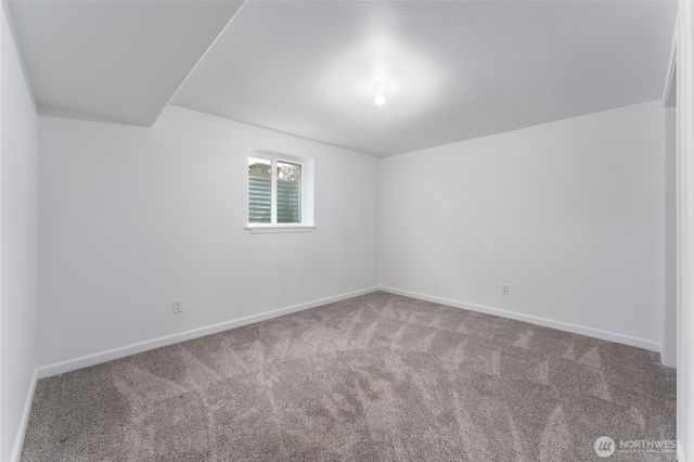 2112 S Crestmont Drive, Moses Lake, WA 98837