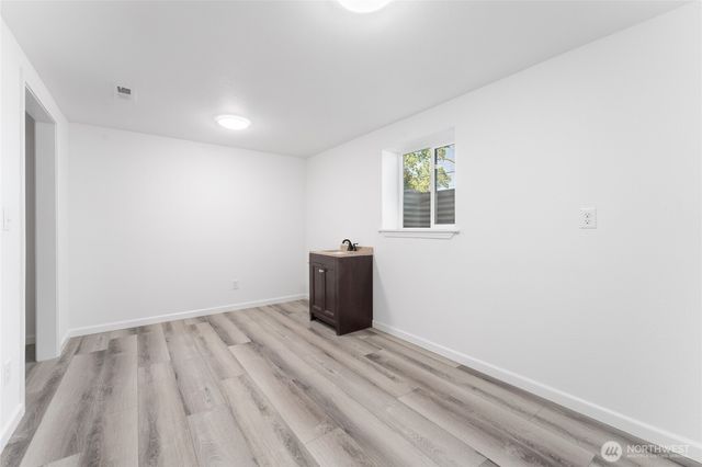 2112 S Crestmont Drive, Moses Lake, WA 98837
