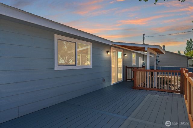 2112 S Crestmont Drive, Moses Lake, WA 98837
