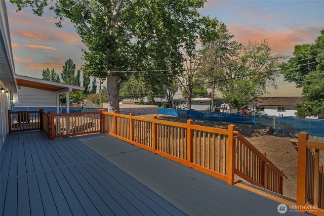 2112 S Crestmont Drive, Moses Lake, WA 98837
