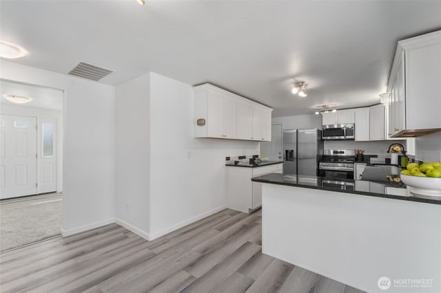 2112 S Crestmont Drive, Moses Lake, WA 98837
