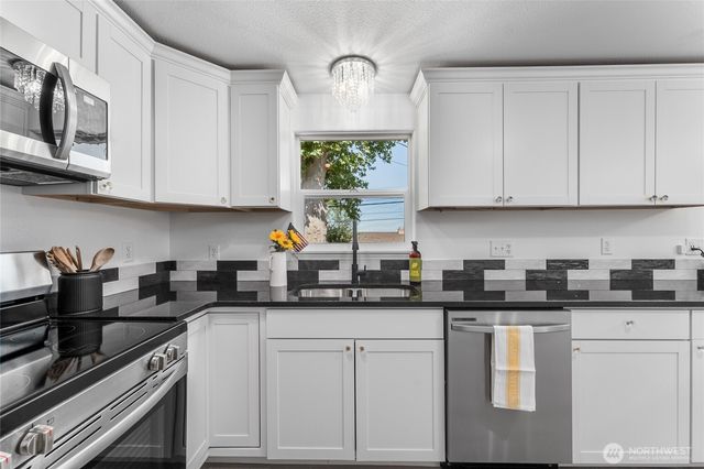 2112 S Crestmont Drive, Moses Lake, WA 98837