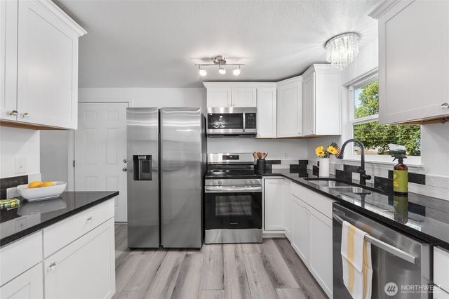 2112 S Crestmont Drive, Moses Lake, WA 98837