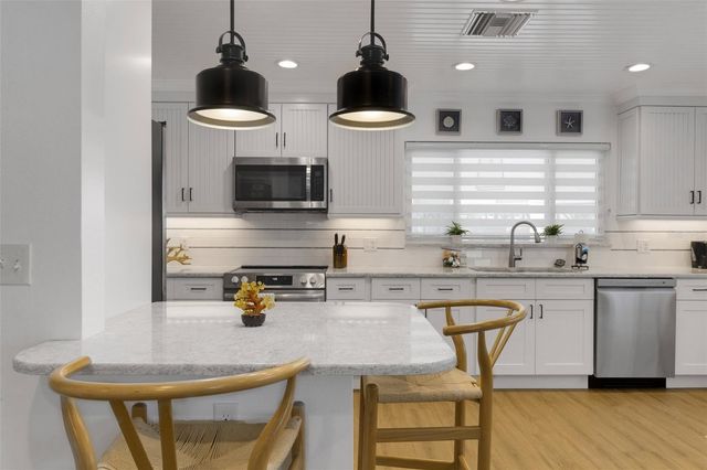 18317 SUNSET BOULEVARD, Redington Shores, FL 33708