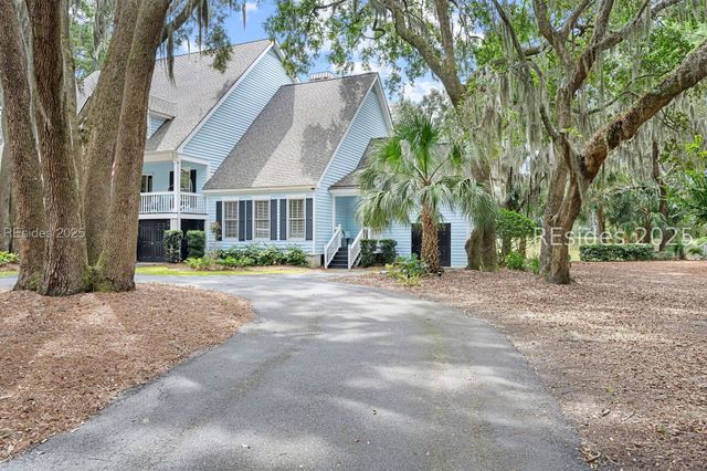 7 Plantation Homes Dr, Daufuskie Island, SC 29915