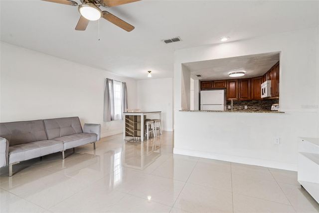 214 MAJORS LANE F, Kissimmee, FL 34743