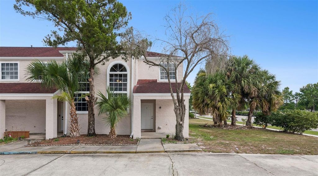 Image 3 of property listing at 214 MAJORS LANE F, Kissimmee, FL 34743
