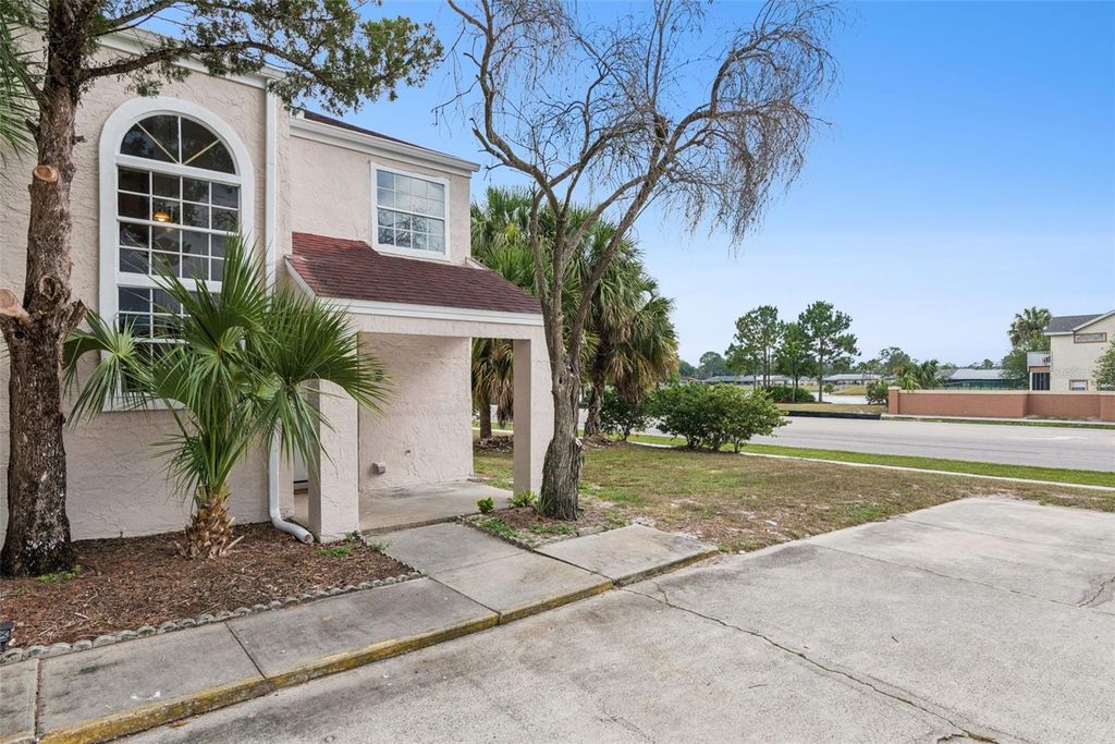 Image 4 of property listing at 214 MAJORS LANE F, Kissimmee, FL 34743