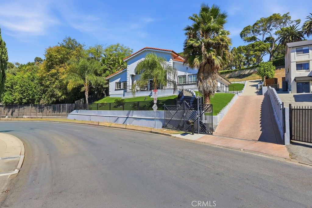 3173 Weldon, Los Angeles, CA 90065 — photo 2