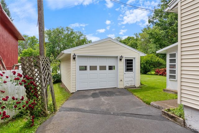 100 East Street, Canandaigua City, NY 14424