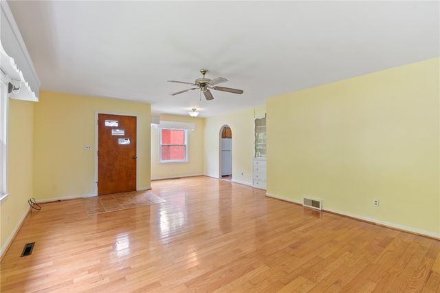 100 East Street, Canandaigua City, NY 14424