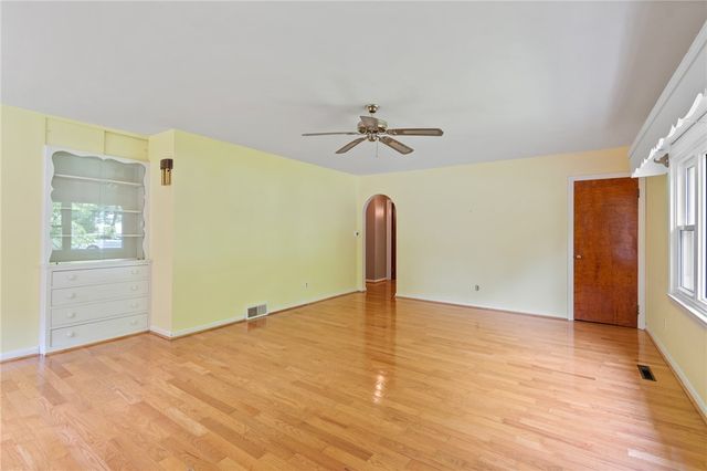 100 East Street, Canandaigua City, NY 14424