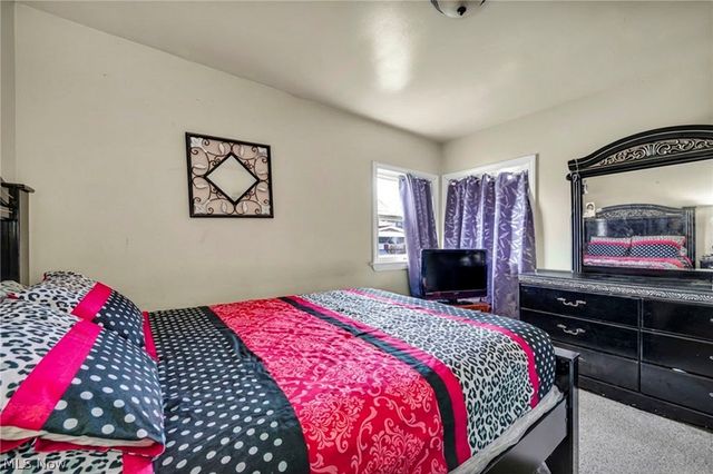 12827 Kirton, Cleveland, OH 44135