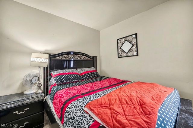 12827 Kirton, Cleveland, OH 44135