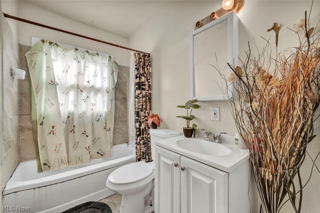 12827 Kirton, Cleveland, OH 44135