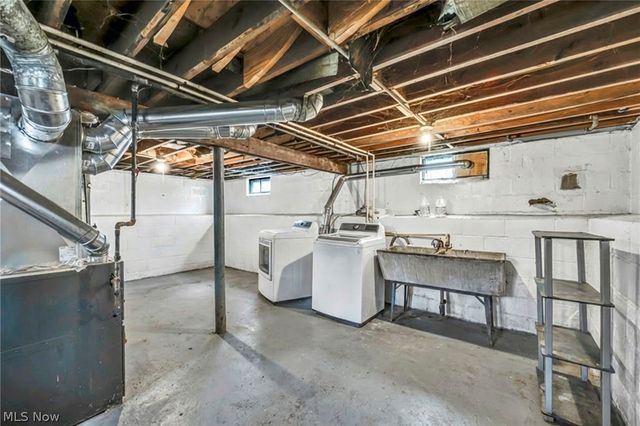 12827 Kirton, Cleveland, OH 44135