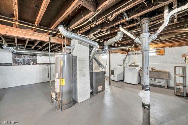 12827 Kirton, Cleveland, OH 44135