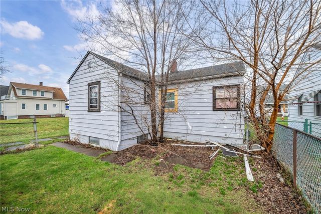 12827 Kirton, Cleveland, OH 44135