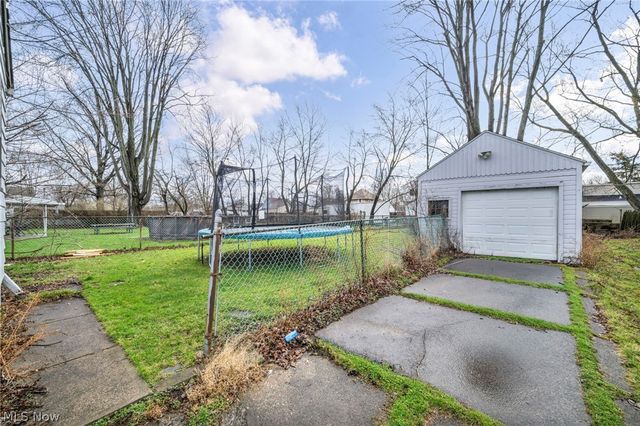 12827 Kirton, Cleveland, OH 44135