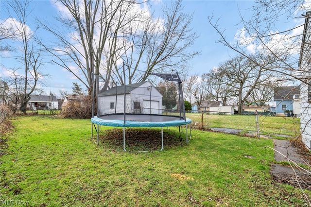 12827 Kirton, Cleveland, OH 44135