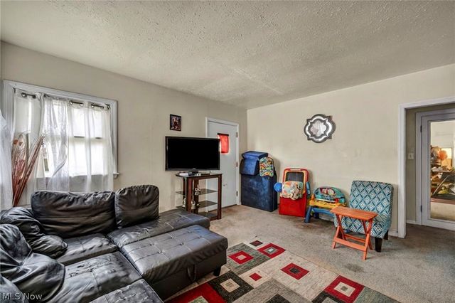 12827 Kirton, Cleveland, OH 44135