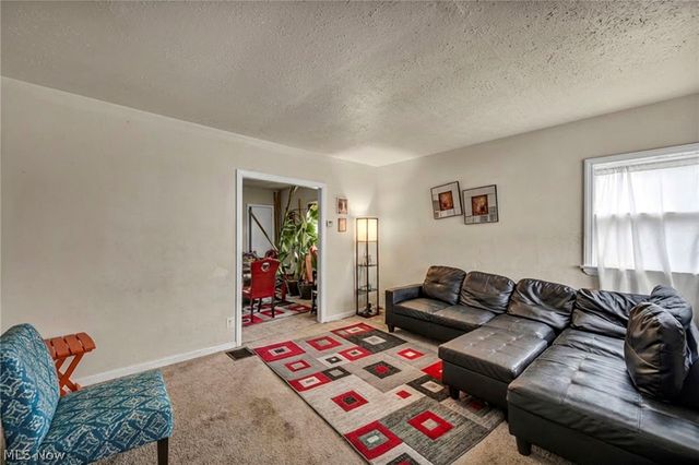 12827 Kirton, Cleveland, OH 44135