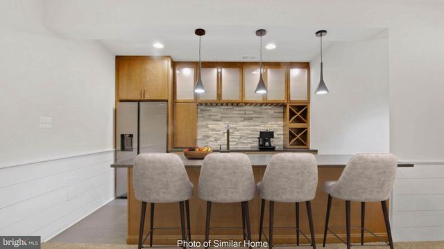 1801 N TAYLOR STREET, Arlington, VA 22207