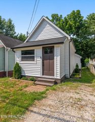 1619 Harvey St, Knoxville, TN 37917