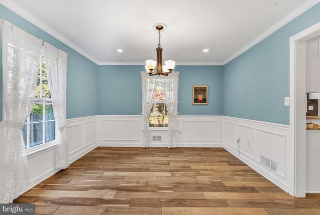 4 RIVERVIEW DR, Trenton, NJ 08628