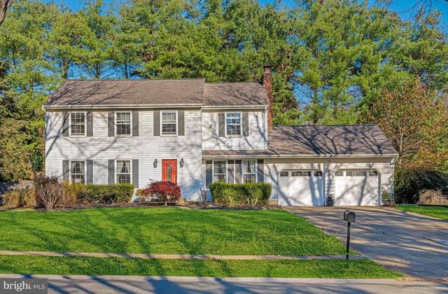 4 RIVERVIEW DR, Trenton, NJ 08628