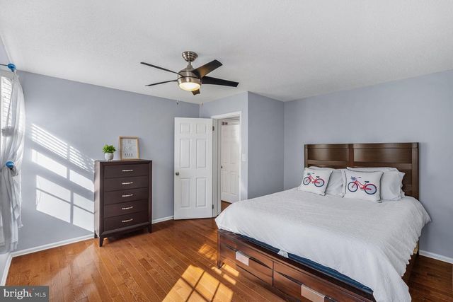 4 RIVERVIEW DR, Trenton, NJ 08628